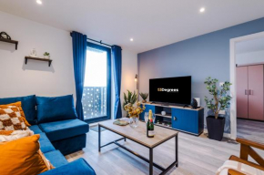NEW! Pristine 2-Bed Flat on Liverpool by 53 Degrees Property, Amazing Location, Sleeps 6!